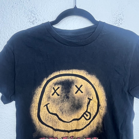 Nirvana Gradient Smile Face T Shirt Mens Black Graphic Print Crew Neck Casual S - Picture 2 of 9